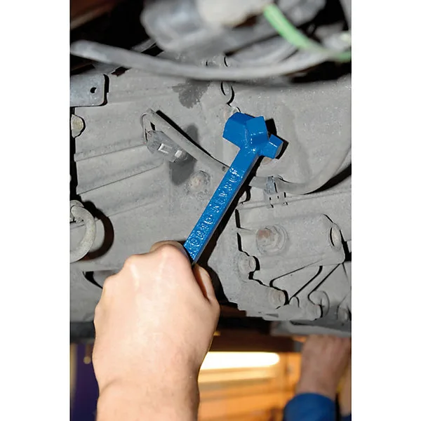 Drain plug vs. dipstick tube oil removal